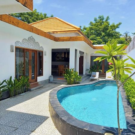 Golden Villa Gili Trawangan Esterno foto