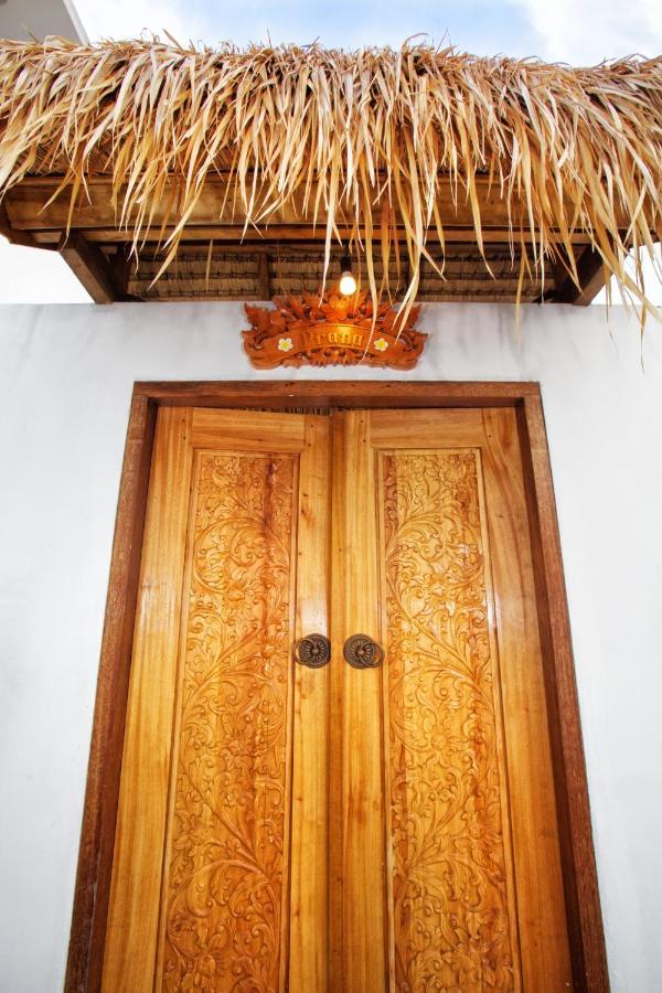Golden Villa Gili Trawangan Esterno foto