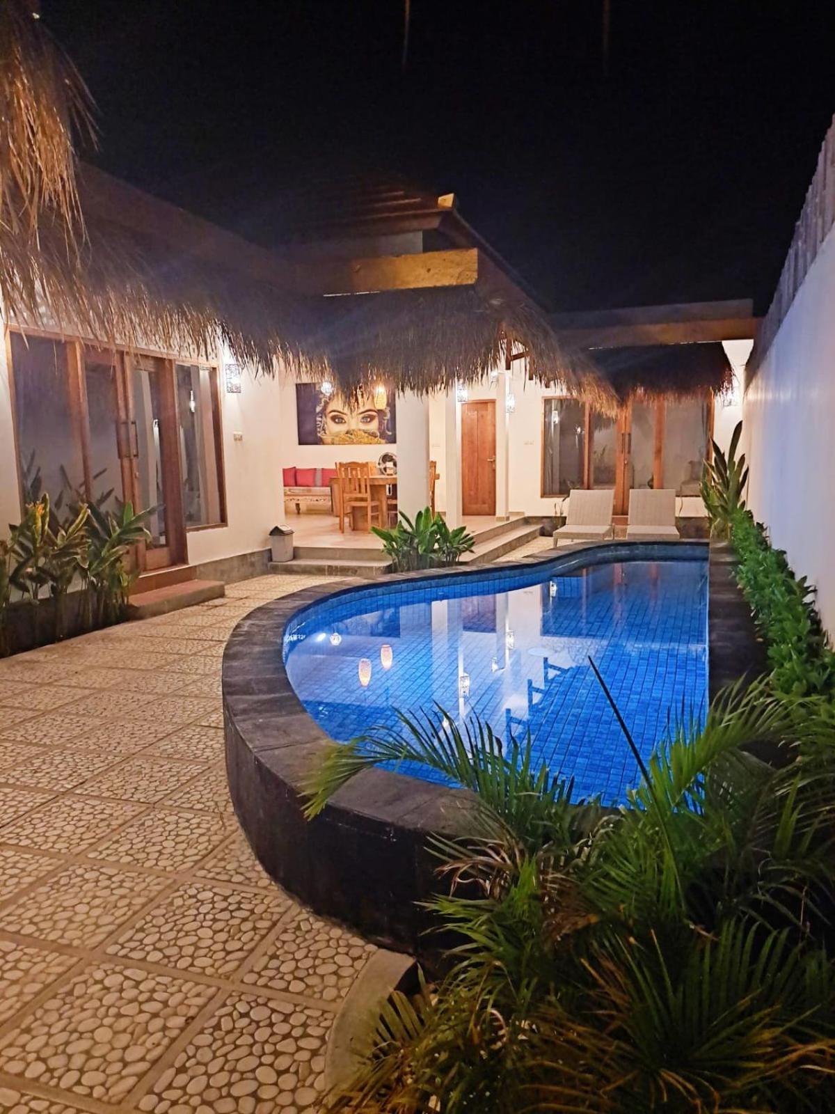 Golden Villa Gili Trawangan Esterno foto