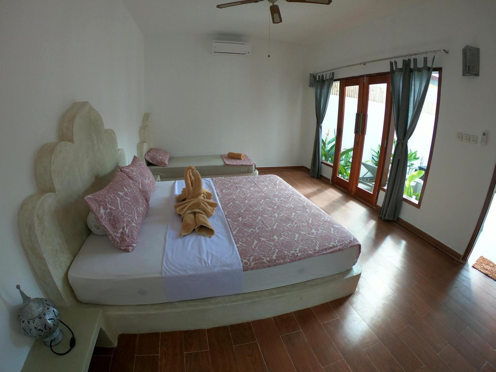 Golden Villa Gili Trawangan Esterno foto