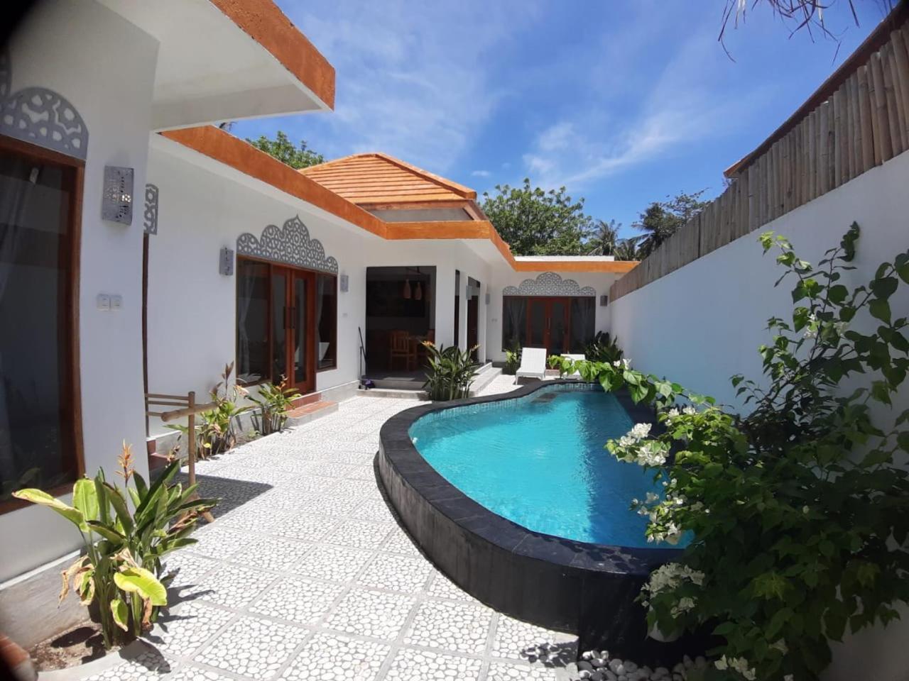 Golden Villa Gili Trawangan Esterno foto