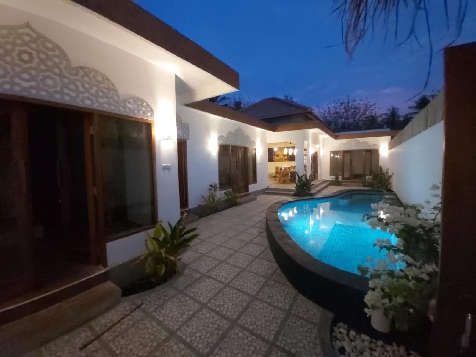 Golden Villa Gili Trawangan Esterno foto